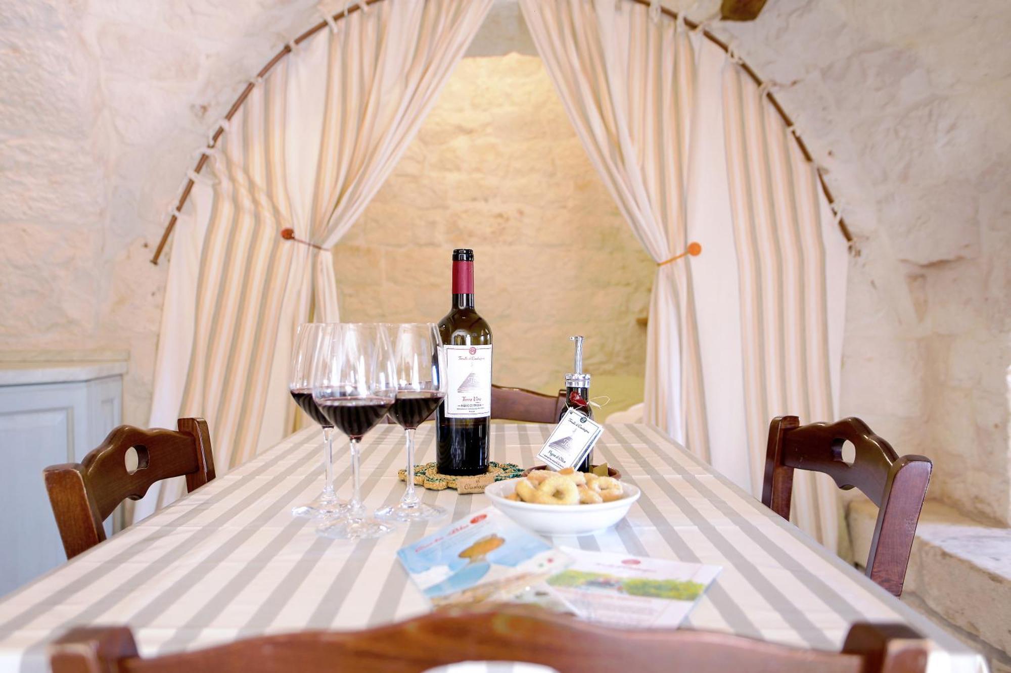 Gasthaus Trulli Il Castagno Martina Franca Exterior foto
