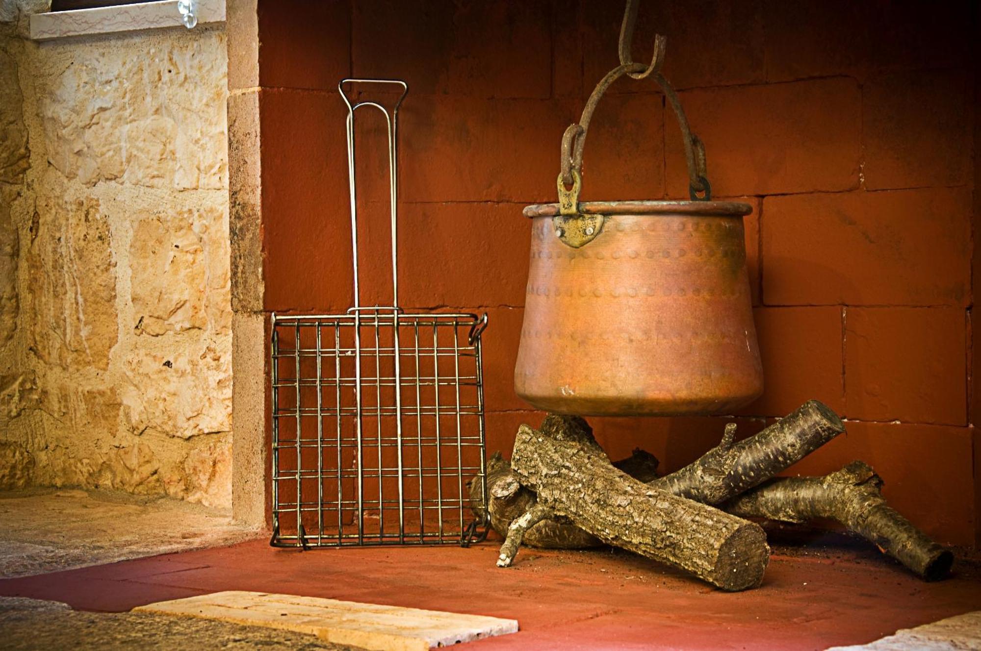 Gasthaus Trulli Il Castagno Martina Franca Exterior foto