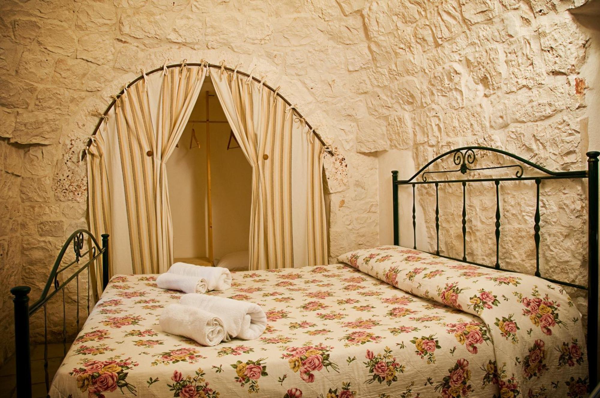 Gasthaus Trulli Il Castagno Martina Franca Exterior foto